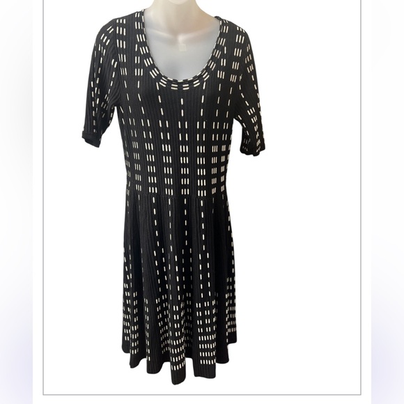 Danny and Nicole Chic Black Fit & Flare Dress Geometric Pattern Size Large - Picture 5 of 8